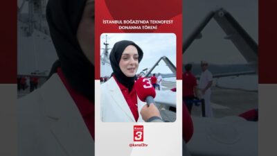 TEKNOFEST Mavi Vatan Festivali’nde İstanbul Boğazı’nda Türk Donanması gemileri geçiş