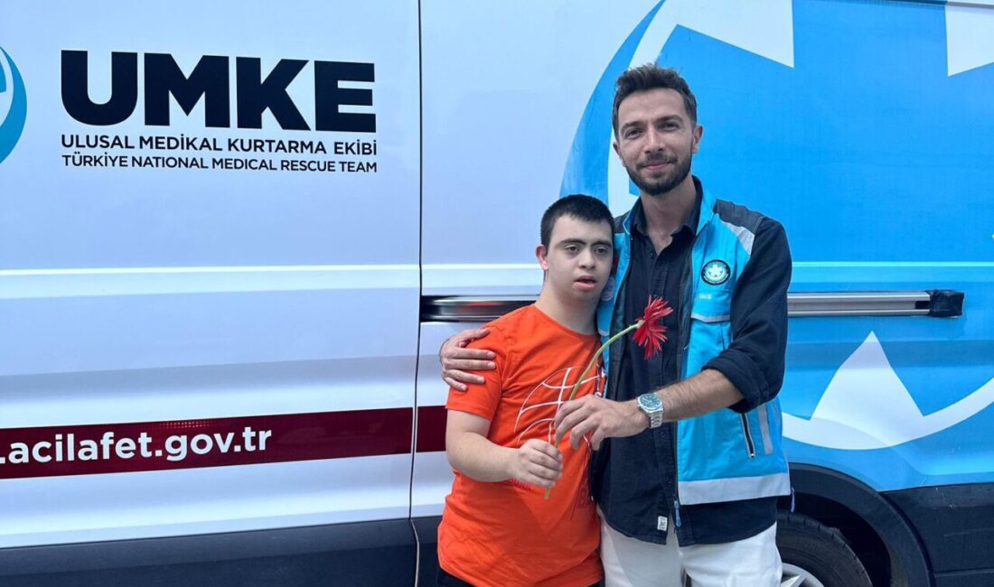 AFYONKARAHİSAR (AA) – Afyonkarahisar'da Ulusal UMKE Haftası dolayısıyla "Afet Farkındalık