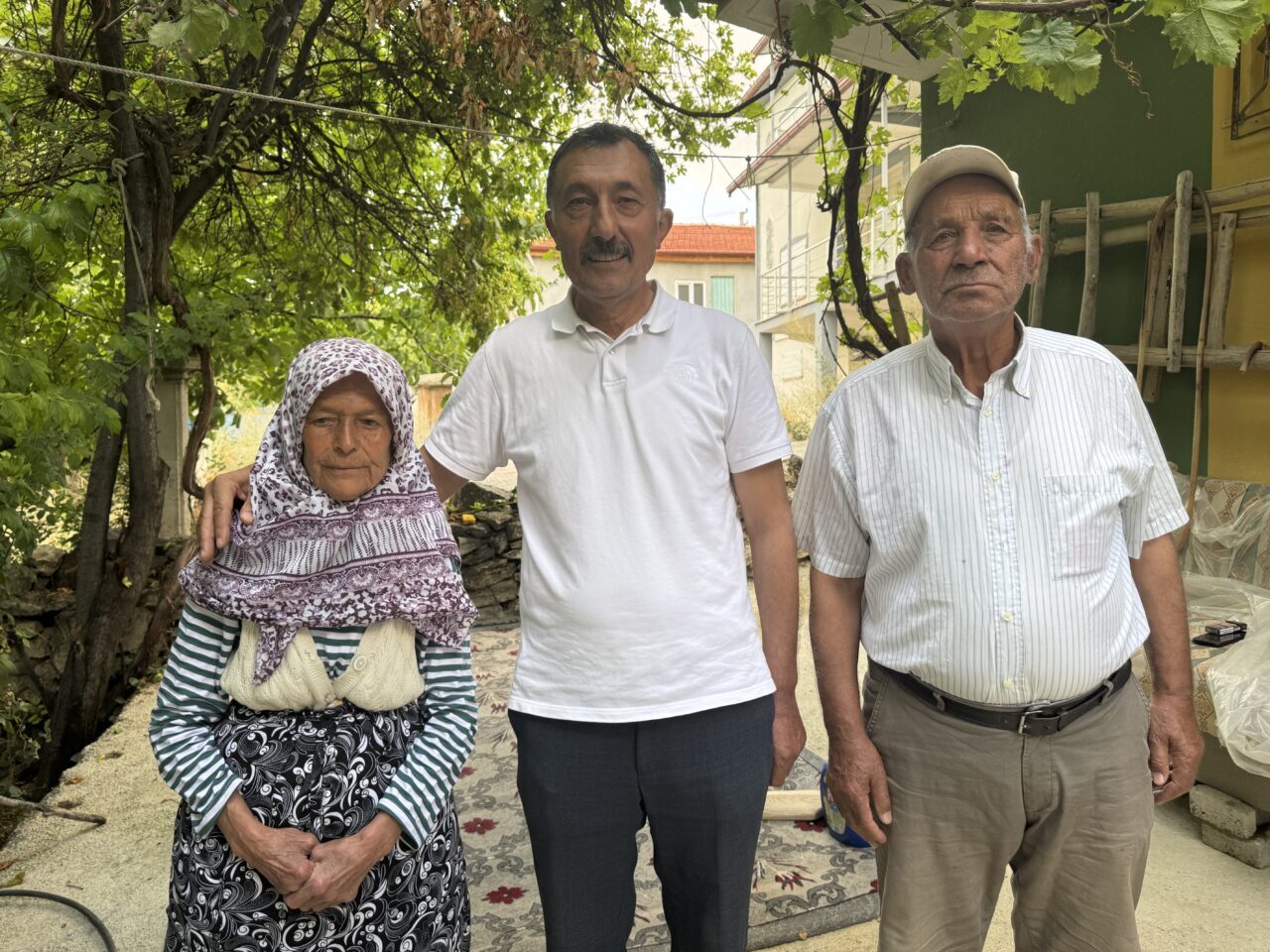 AFYONKARAHİSAR (AA) – Afyonkarahisar'ın Bolvadin ilçesinde yaşayan yaşlı çift, iki