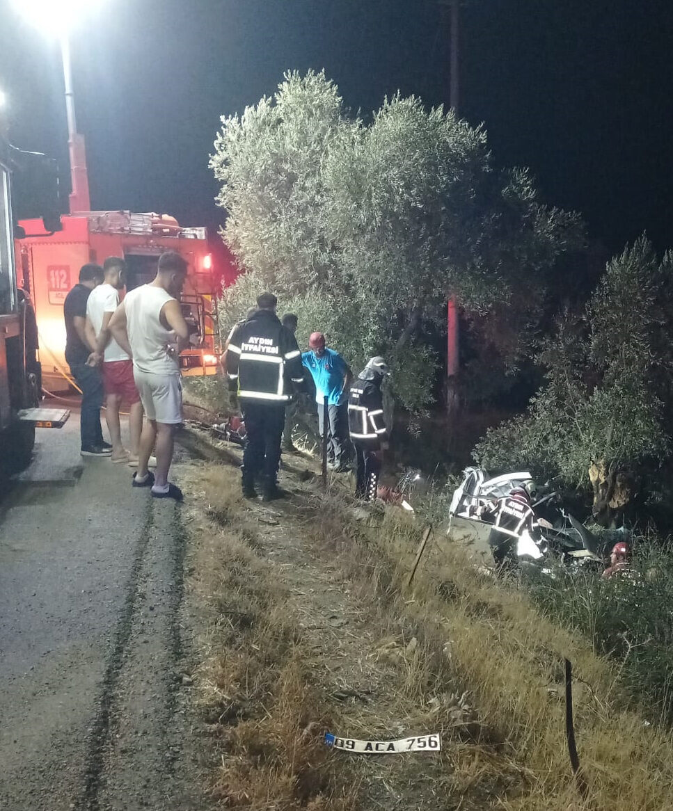 Aydın'ın Çine ilçesinde otomobilin şarampole devrilmesi sonucu 2 kişi öldü,
