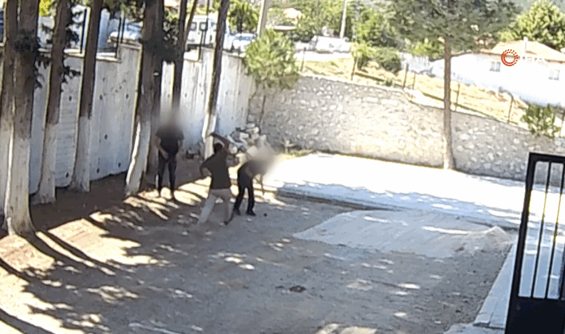 Denizli'nin Kale ilçesinde, görev tanımlarında olmayan parke taşı döşeme işini