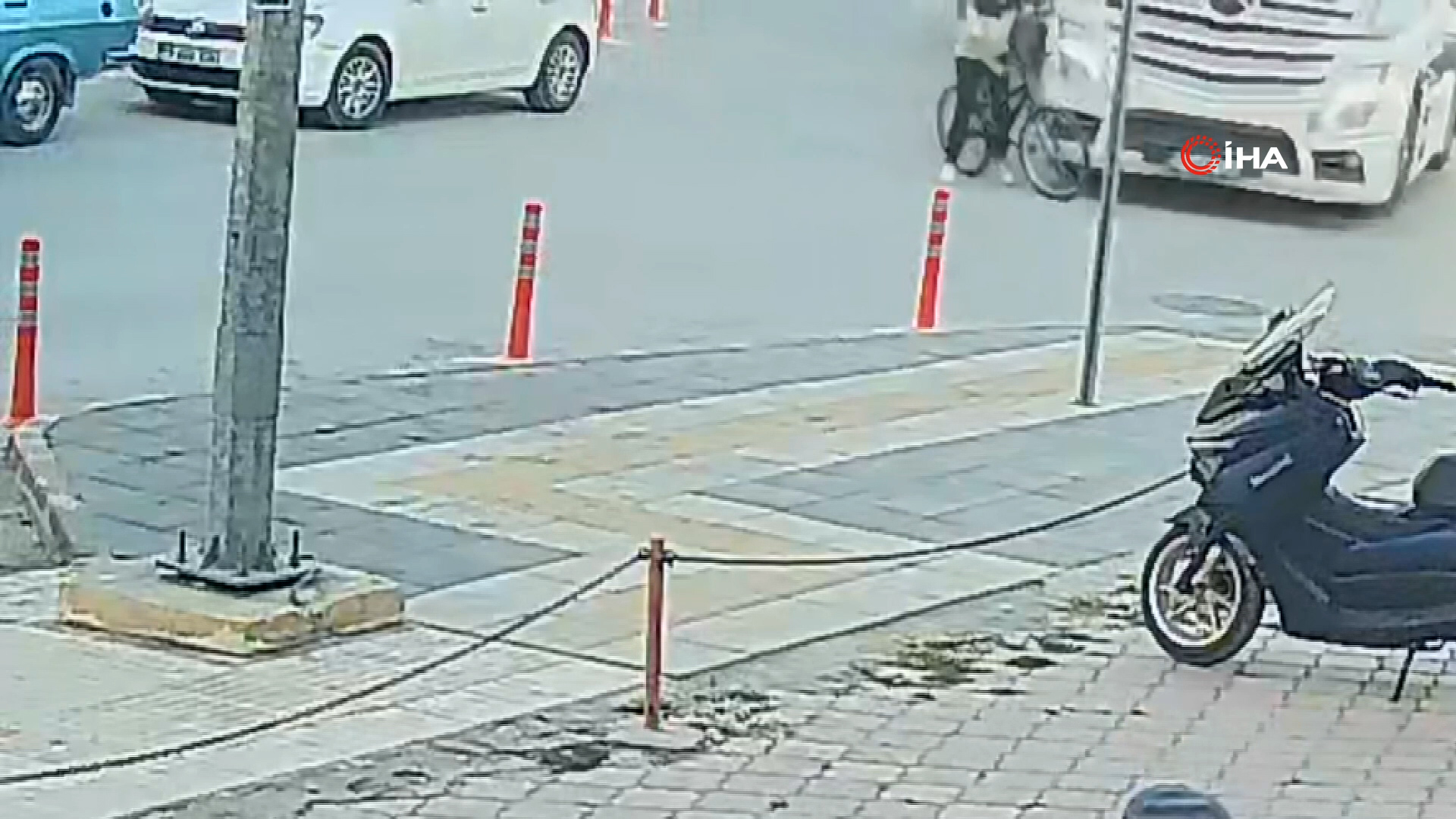Çorum'da meydana gelen elim bir trafik kazasında, yolun karşısına geçmeye