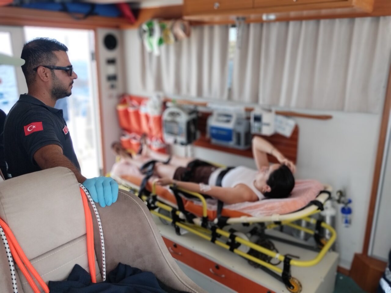 Muğla’nın Bodrum ilçesi açıklarında teknede fenalaşan Meksikalı turiste tıbbi tahliye