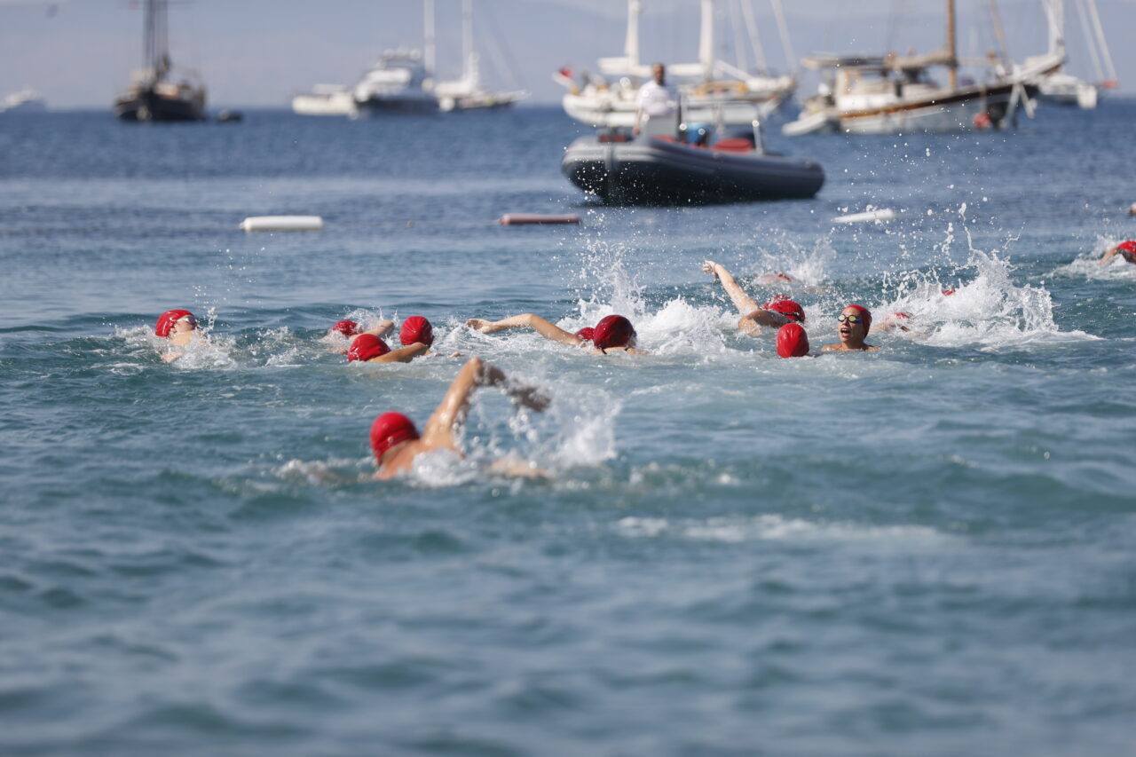 Muğla'nın Bodrum ilçesinde, Memorial Sağlık Grubu ve Türkiye Yüzme Federasyonu