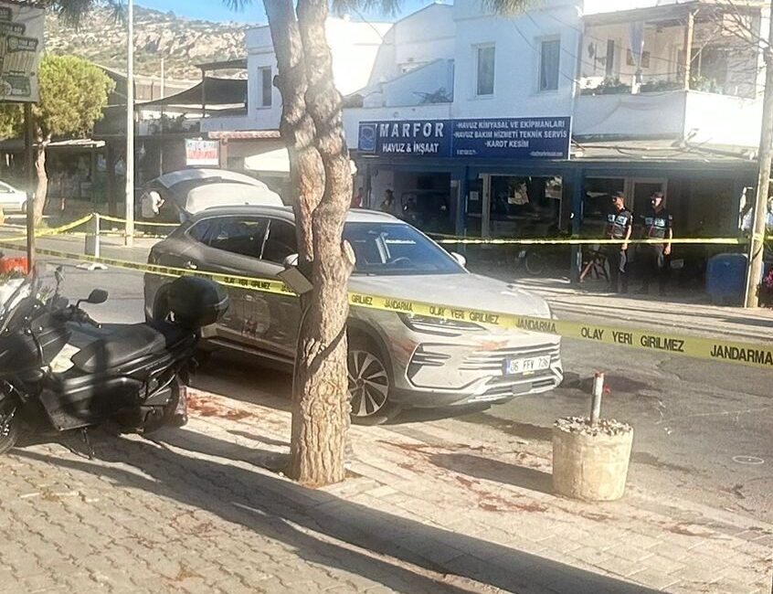Muğla'nın Bodrum ilçesinde, yol verme tartışması nedeniyle çıkan silahlı kavgada