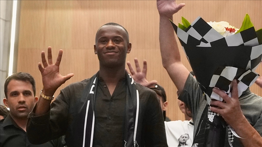 Beşiktaş'ın transfer gündeminin önemli isimlerinden Portekizli stoper Tiago Djalo, nihai