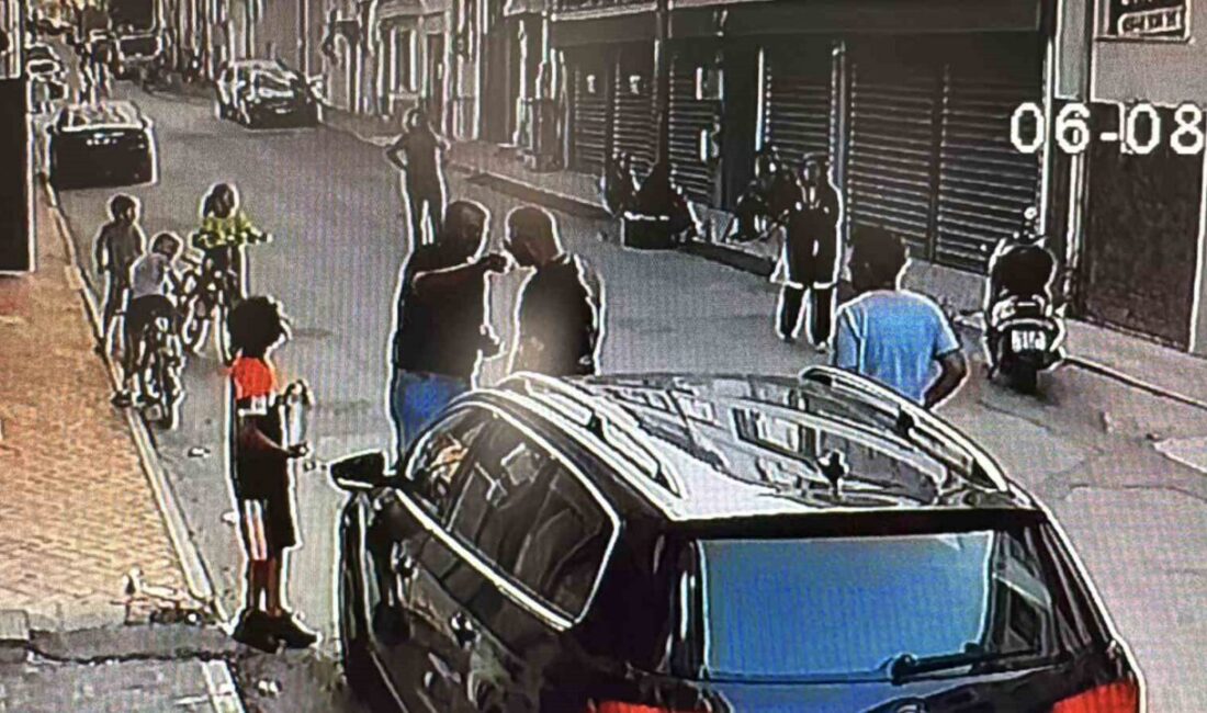 Eskişehir’de 3 katlı bir binada asansörün bakımını yapan 2 işçi,