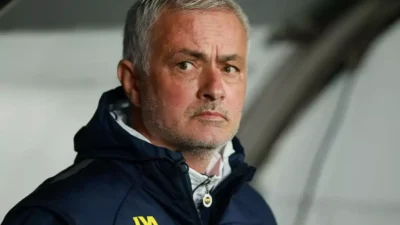 Süper Lig devi Fenerbahçe, teknik direktör Jose Mourinho ile yollarını