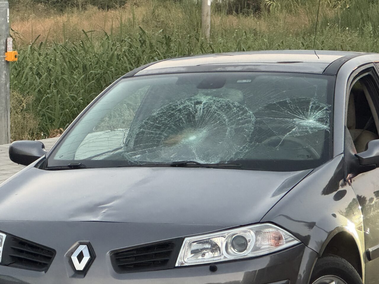  Muğla'nın Fethiye ilçesinde otomobilin çarptığı yabancı uyruklu kadın ağır yaralandı.