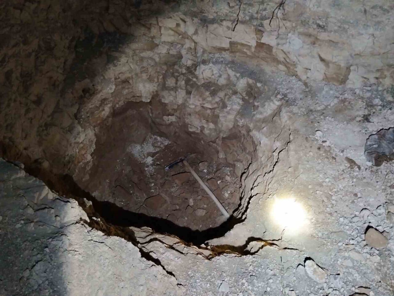 Eskişehir’de jandarma ekiplerince yapılan çalışmalarda 2 şüpheli şahıs kaçak kazı