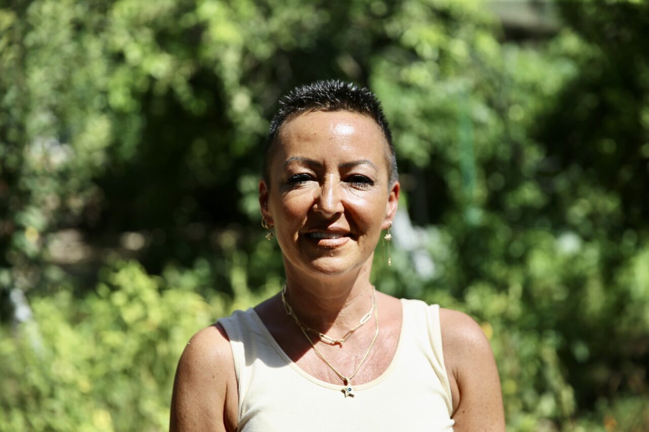 Muğla'nın Fethiye ilçesinde kırık kabuğu ahşap oyma ustasının müdahalesiyle onarılan