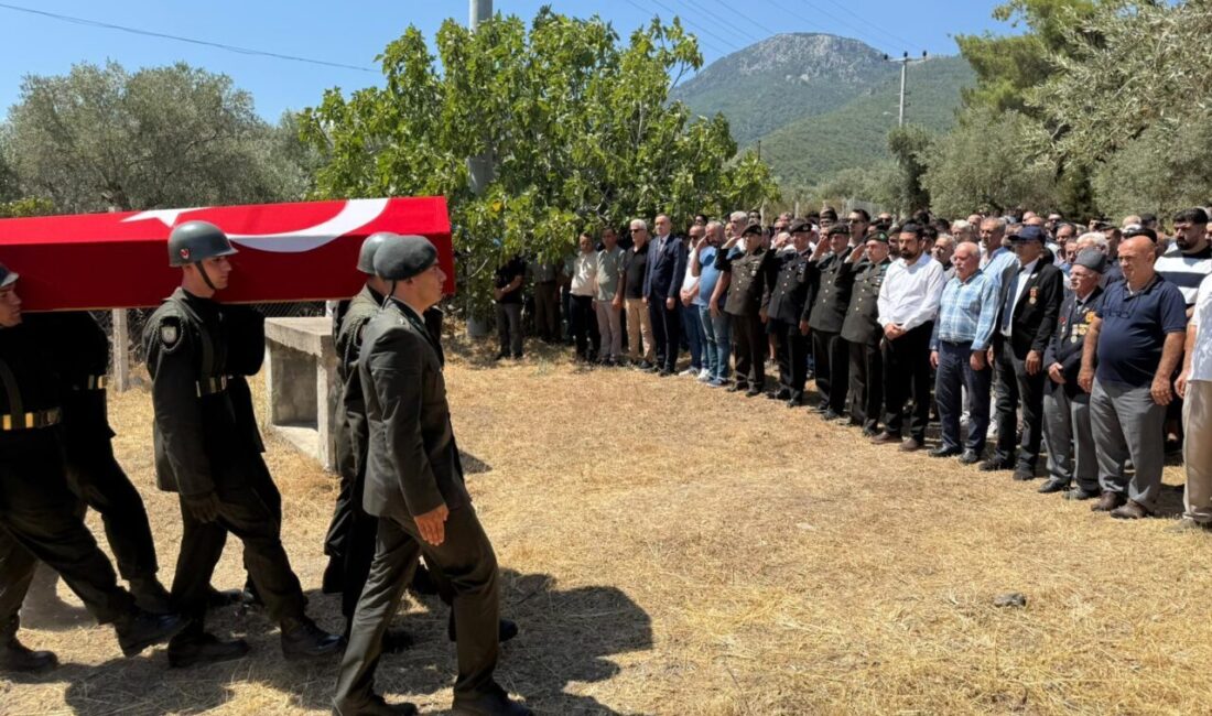 İzmir'in Kemalpaşa ilçesinde vefat eden Kıbrıs gazisi Mehmet Akif Aydemir,