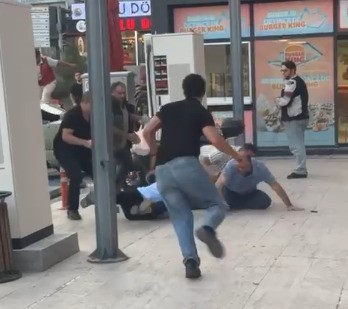 Yozgat şehir merkezinde bir dükkan sahibi ile kiracısı arasında başlayan
