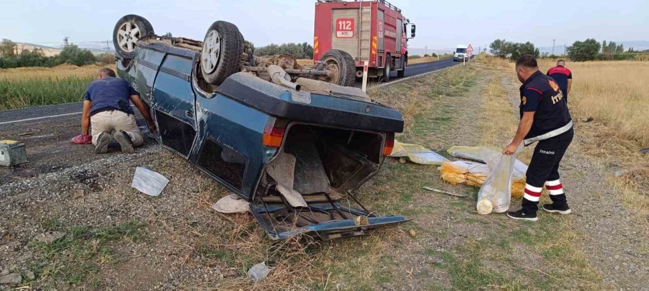 Afyonkarahisar’da sürücüsünün direksiyon hakimiyetini kaybettiği otomobilin takla atması sonucunda gerçekleşen