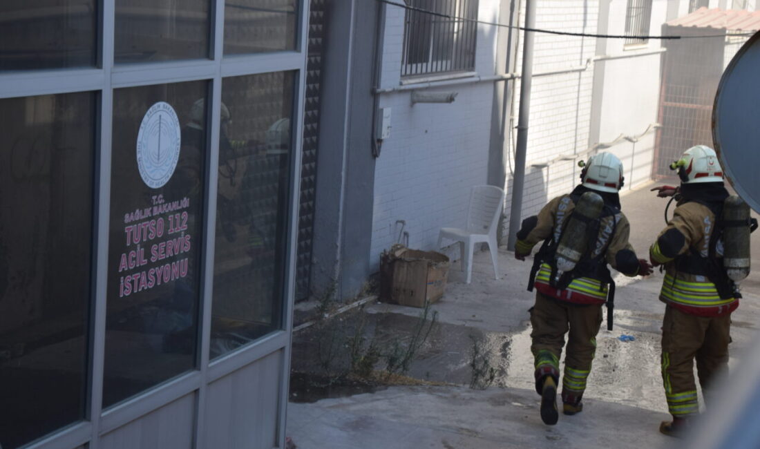 Manisa'nın Turgutlu ilçesinde, 112 Acil Servis istasyonunda çıkan yangın, itfaiye