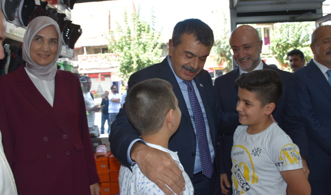 AFYONKARAHİSAR (AA) – Milli Eğitim Bakanı Yusuf Tekin, Afyonkarahisar'da ziyaretlerde