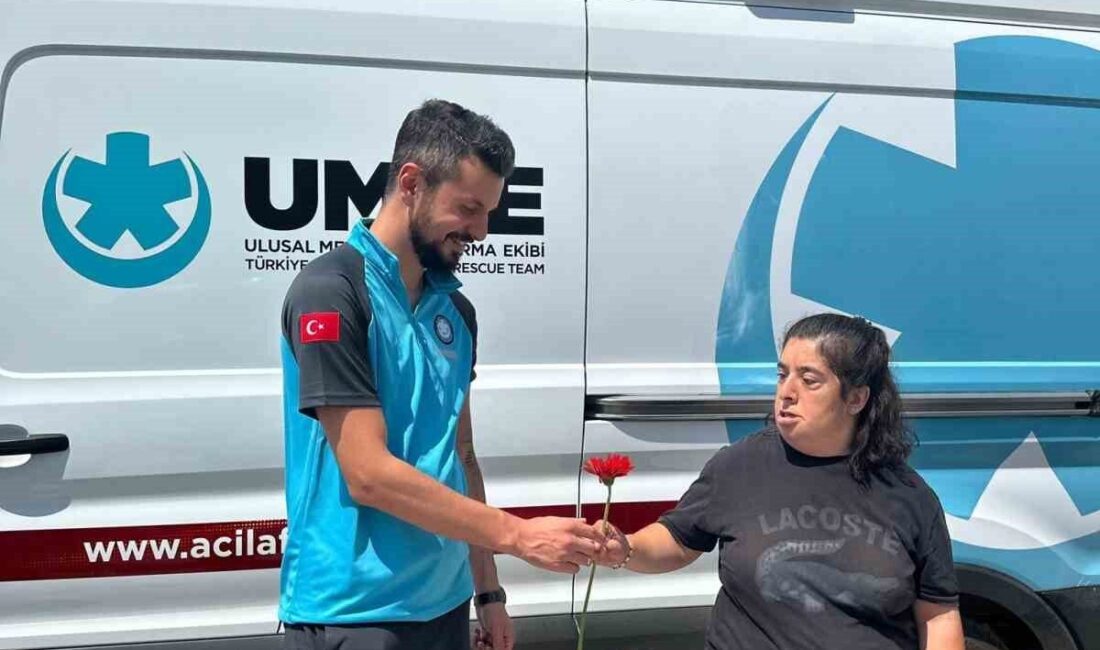 Afyonkarahisar’da Ulusal UMKE Haftası kapsamında düzenlenen etkinlikte, otizmli çocuklar, UMKE