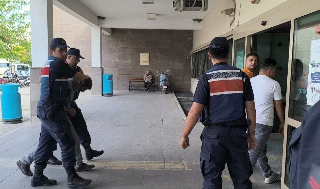 Afyonkarahisar’da telefonda tartıştığı kişiyi sokak ortasında tüfekle vuran şahıs tutuklanarak