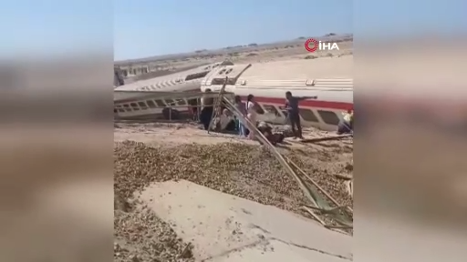 Mısır'ın Matruh vilayeti yakınlarında Kahire-Marsa Matruh seferini gerçekleştiren yolcu treninin