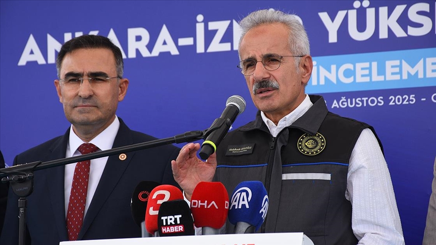 Ulaştırma ve Altyapı Bakanı Abdulkadir Uraloğlu, Afyonkarahisar'da inşası devam eden