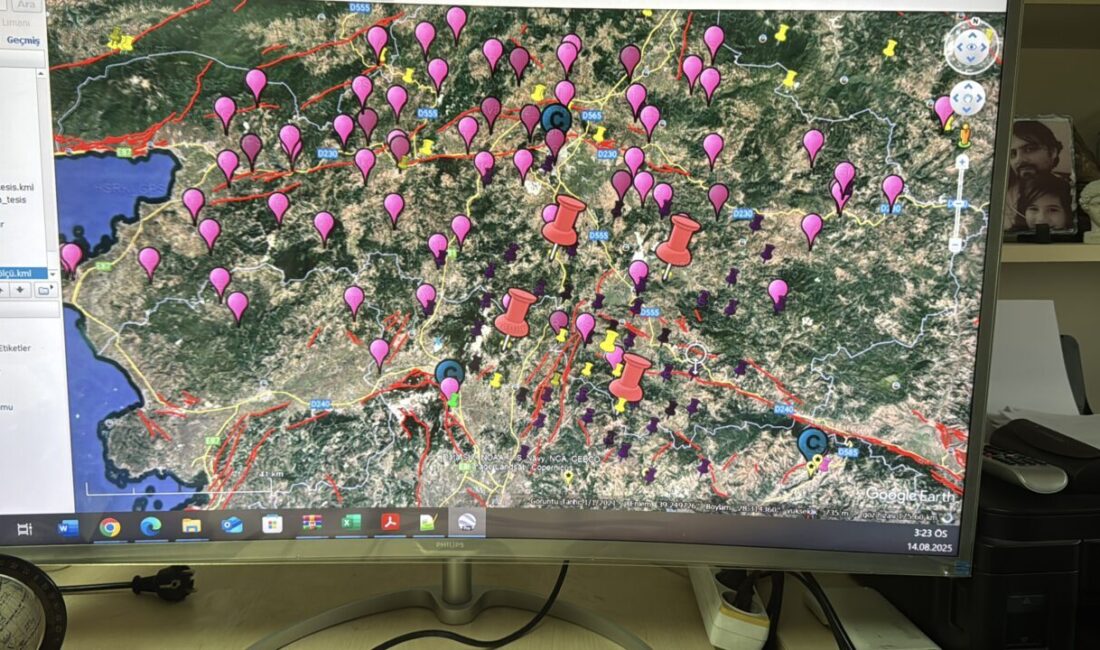 - Afyon Kocatepe Üniversitesi Deprem Uygulama ve Araştırma Merkezi Müdürü