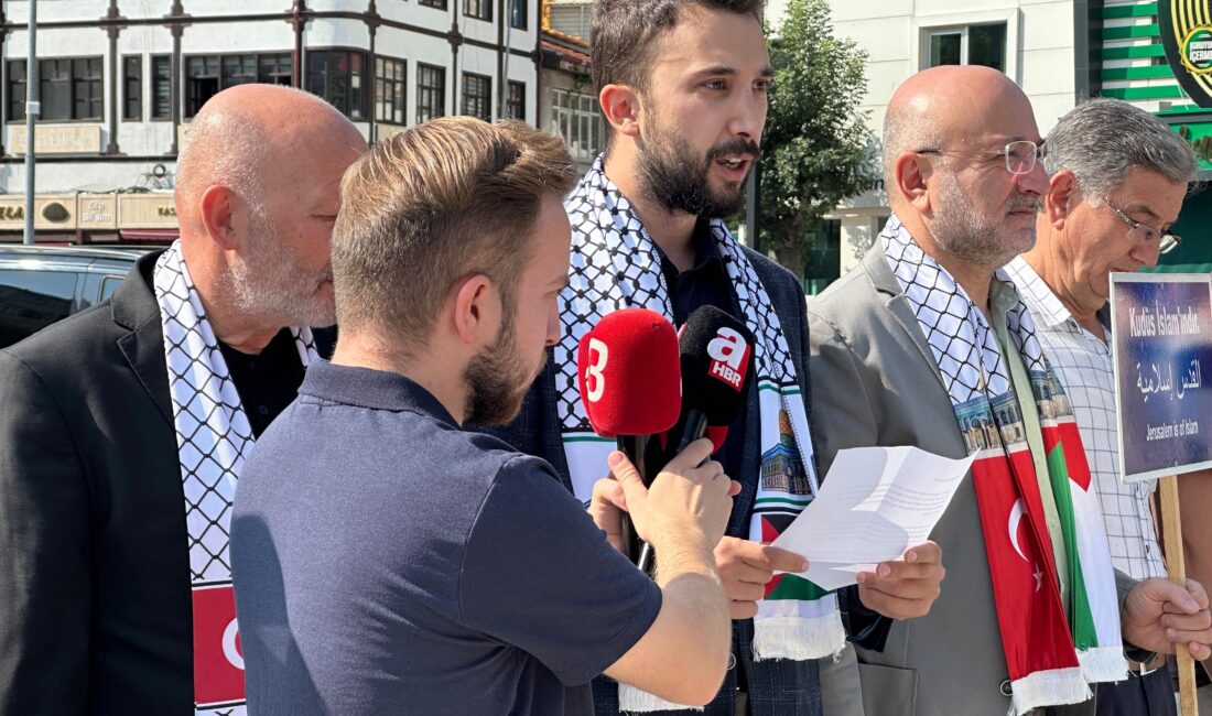 Ak Parti Afyonkarahisar Gençlik Kolları okulların açıldığı gün Gazze’deki çocuklara
