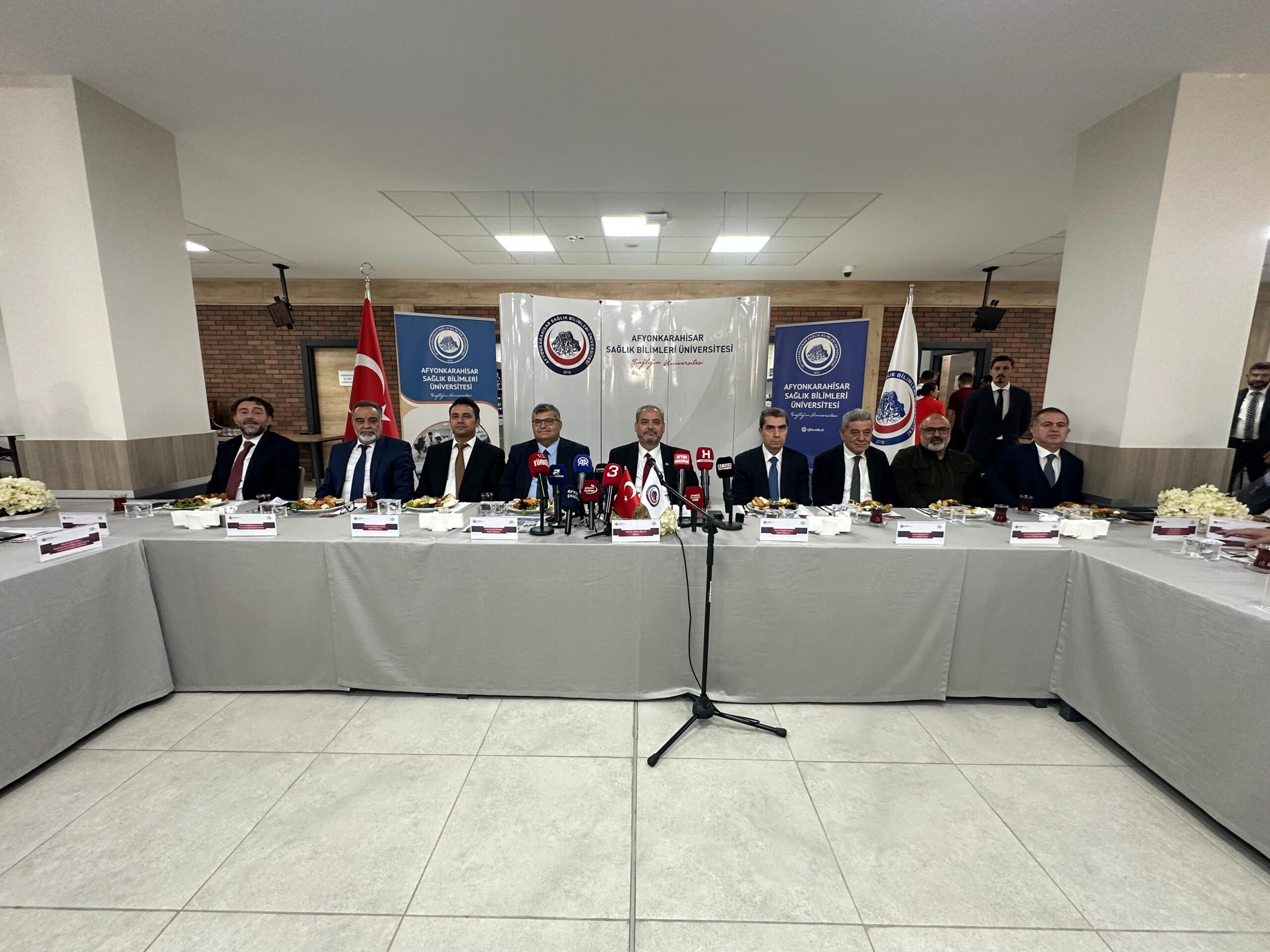 SAĞLIK ALANINDA YENİ ADIMLAR Afyonkarahisar Sağlık Bilimleri Üniversitesi (AFSÜ), merkez