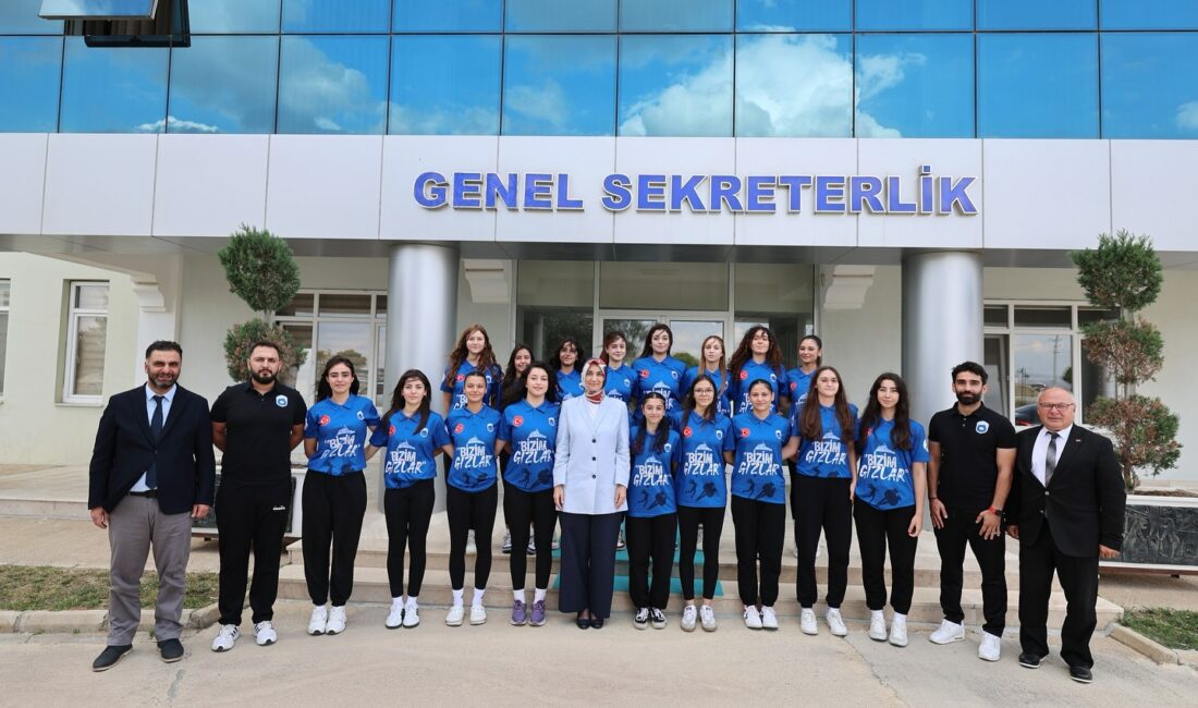 Afyonkarahisar’ın gururu haline gelen “Bizim Gızlar” voleybol takımı, Kadınlar Voleybol