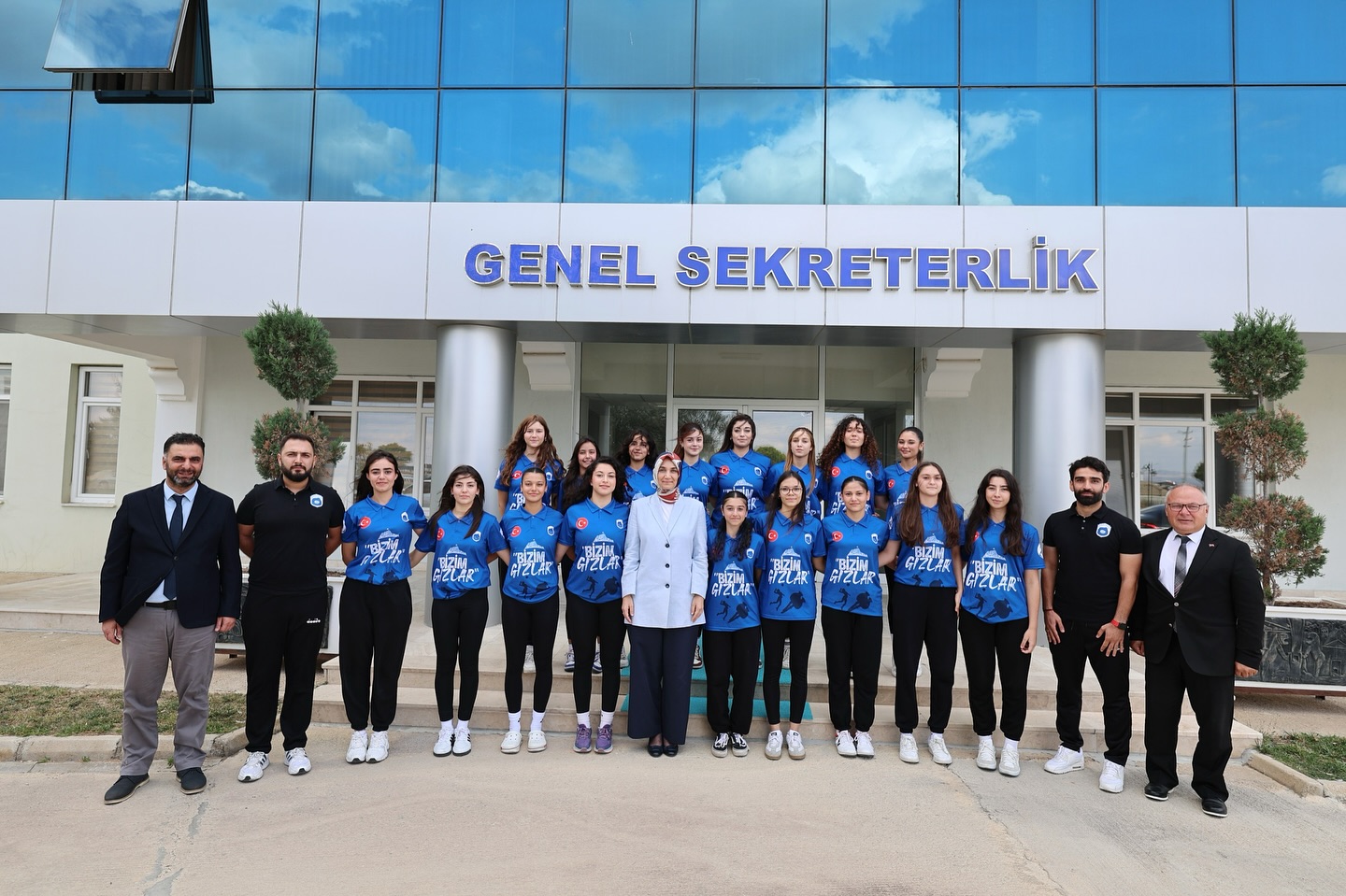 Afyonkarahisar’ın gururu haline gelen “Bizim Gızlar” voleybol takımı, Kadınlar Voleybol
