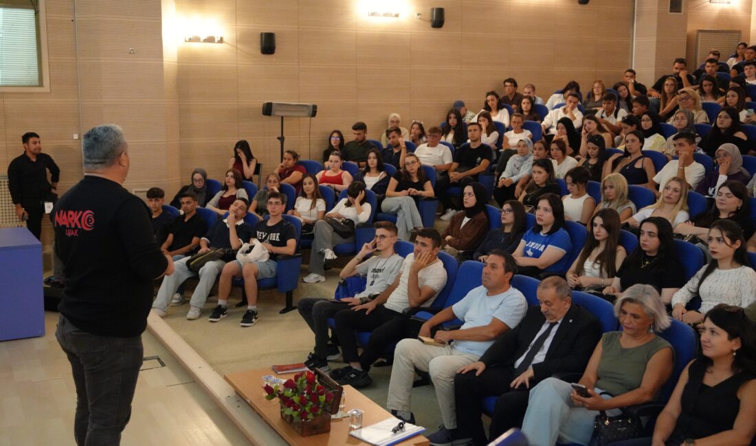 Uşak Üniversitesi, Eylül ayında katıldığı ulusal ve uluslararası etkinliklerle akademik,