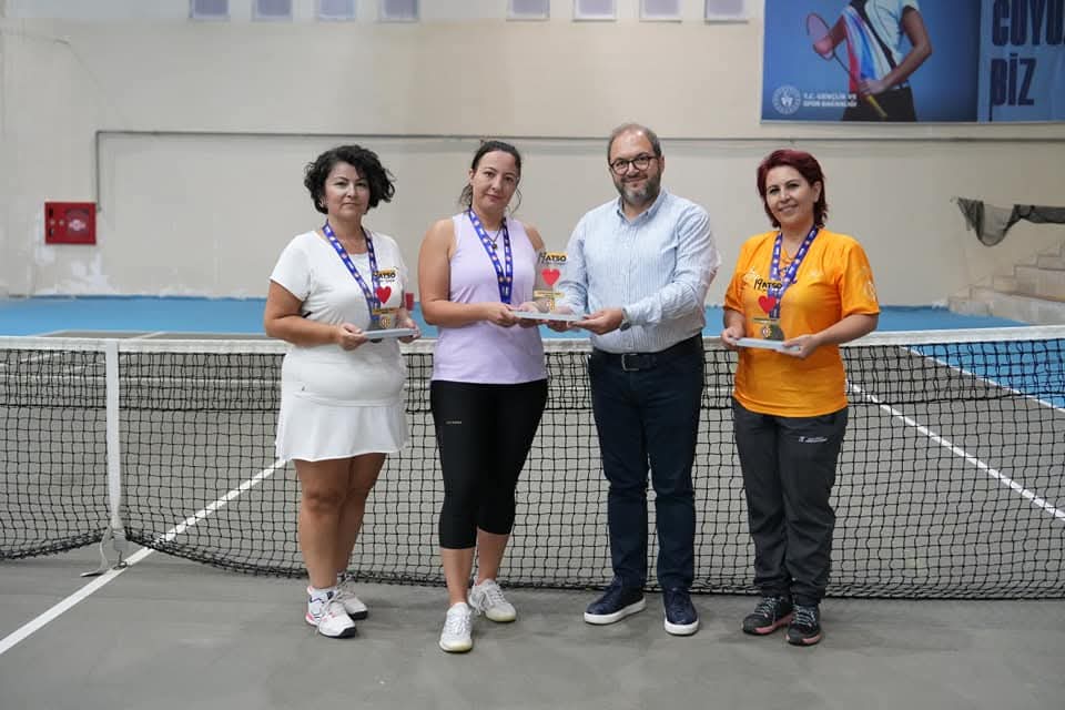 Aile Temalı 19. ATSO Spor Oyunları kapsamında düzenlenen kadın kort