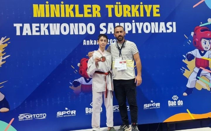 Abdullah Karakaya’dan Türkiye üçüncülüğü 2-8 Eylül 2025 tarihleri arasında Ankara’da düzenlenen Minikler Türkiye Taekwondo