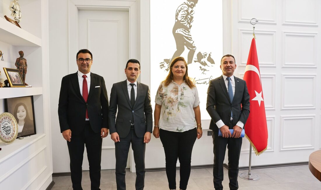 Afyonkarahisar Belediye Başkanı Burcu Köksal, belediye bünyesinde görev yapan memur