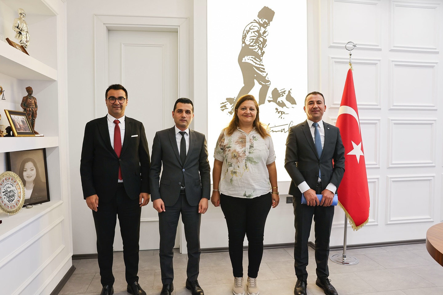 Afyonkarahisar Belediye Başkanı Burcu Köksal, belediye bünyesinde görev yapan memur