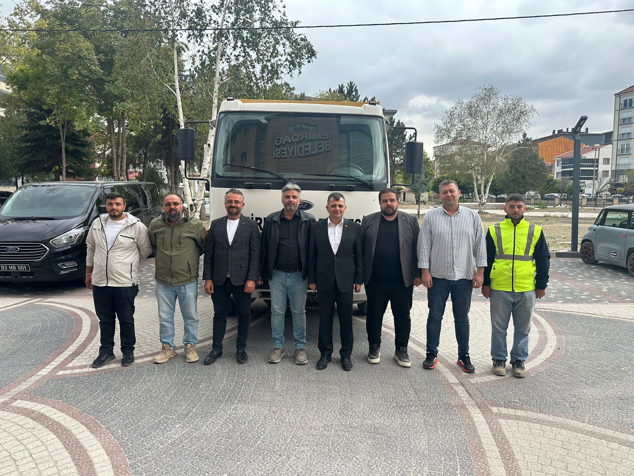 Emirdağ Belediyesi araç filosu, hayırsever iş insanlarının katkılarıyla güçlenmeye devam