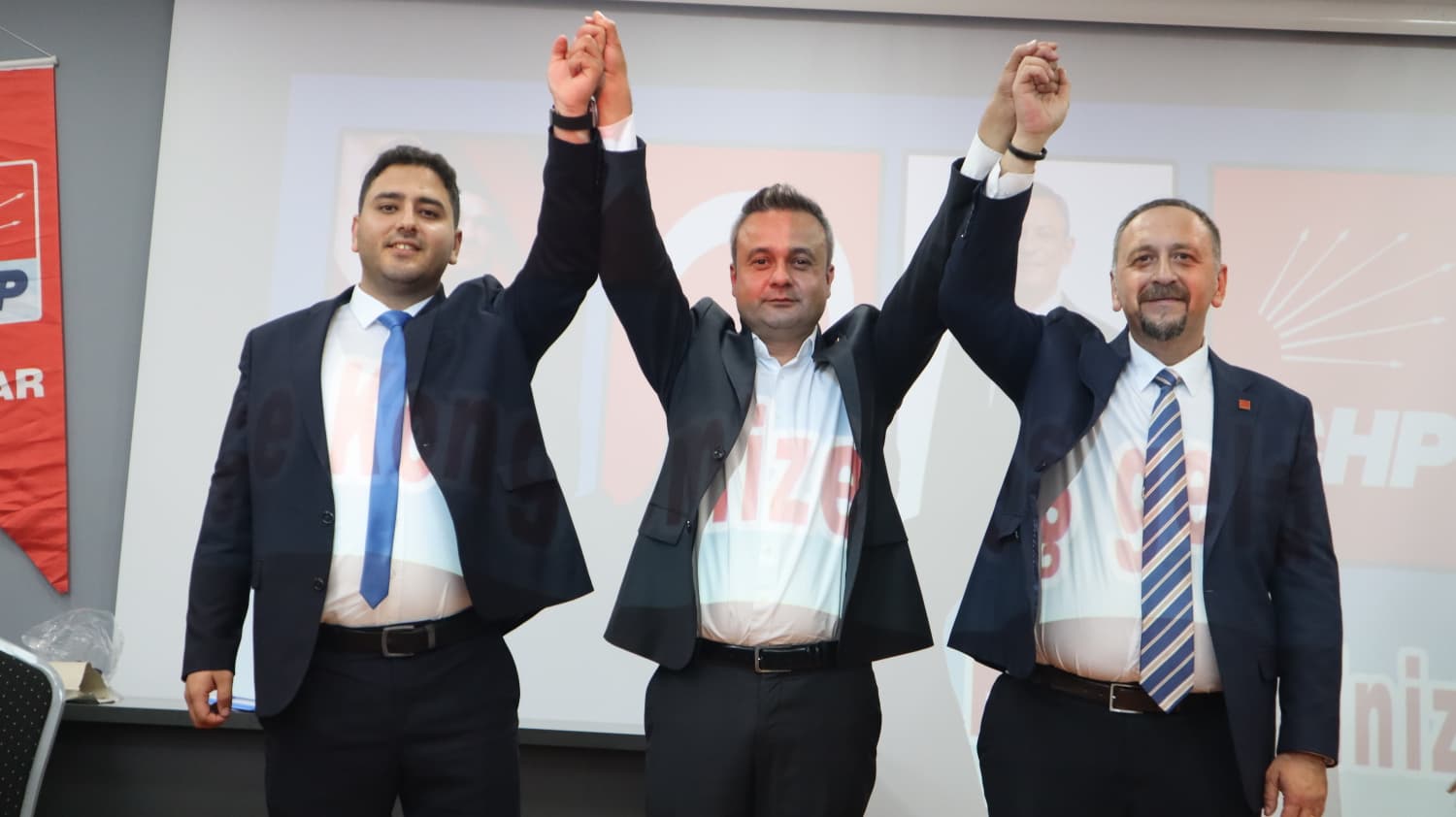 CHP Dinar İlçe Başkanlığı seçiminde kazanan mevcut Başkan Ali Arıkan