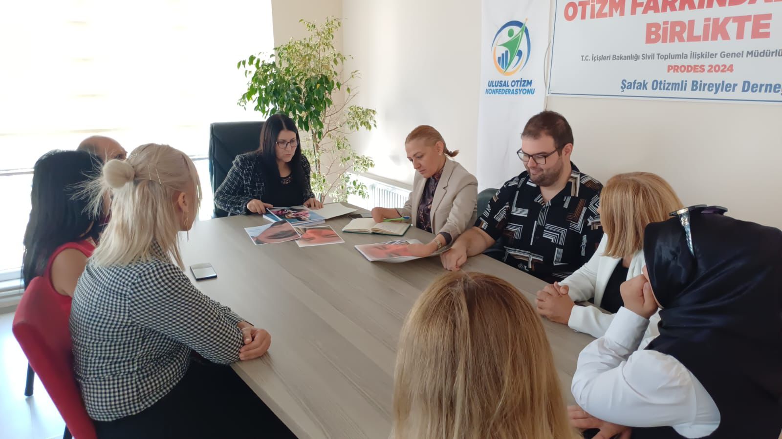 TBMM Engelli Hakları Komisyonu Sözcüsü, otizmli bireylerin sorunlarını dinledi
