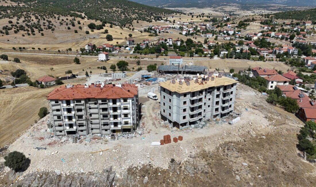 Afyonkarahisar’ın Hocalar ilçesi, Toplu Konut İdaresi (TOKİ) tarafından hayata geçirilen