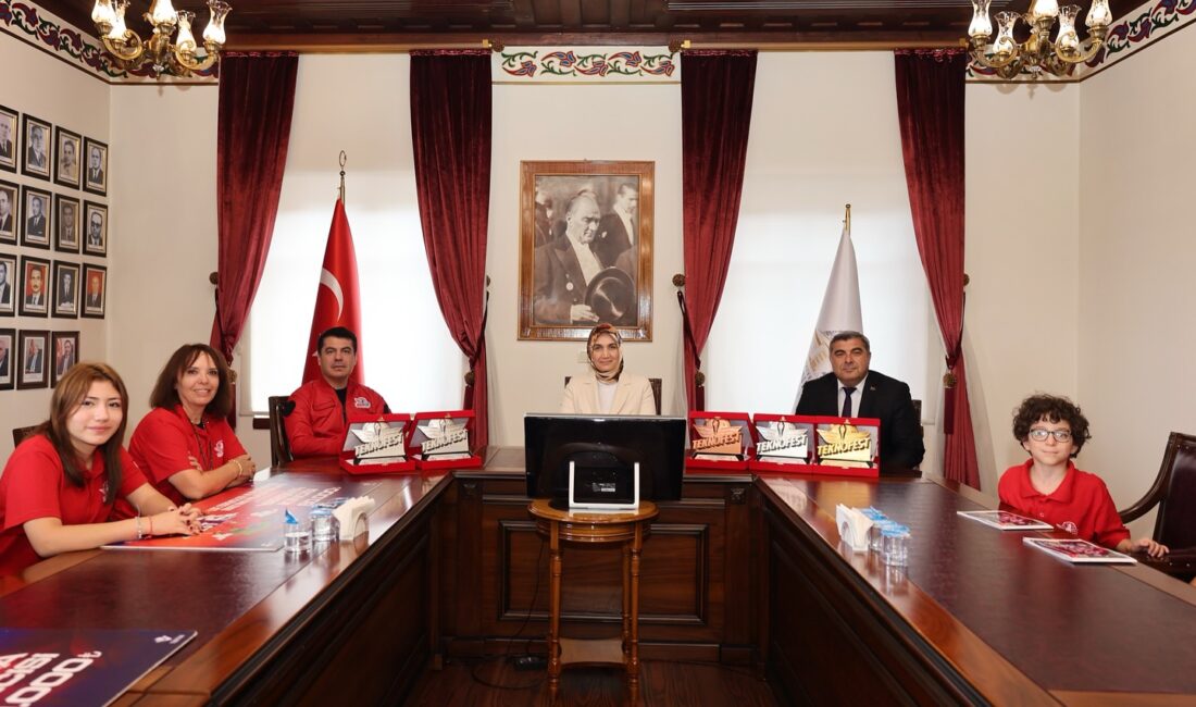 Afyonkarahisar Valisi Doç. Dr. Kübra Güran Yiğitbaşı, TEKNOFEST 2025’te farklı