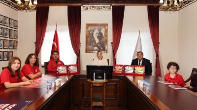 Afyonkarahisar Valisi Doç. Dr. Kübra Güran Yiğitbaşı, TEKNOFEST 2025’te farklı