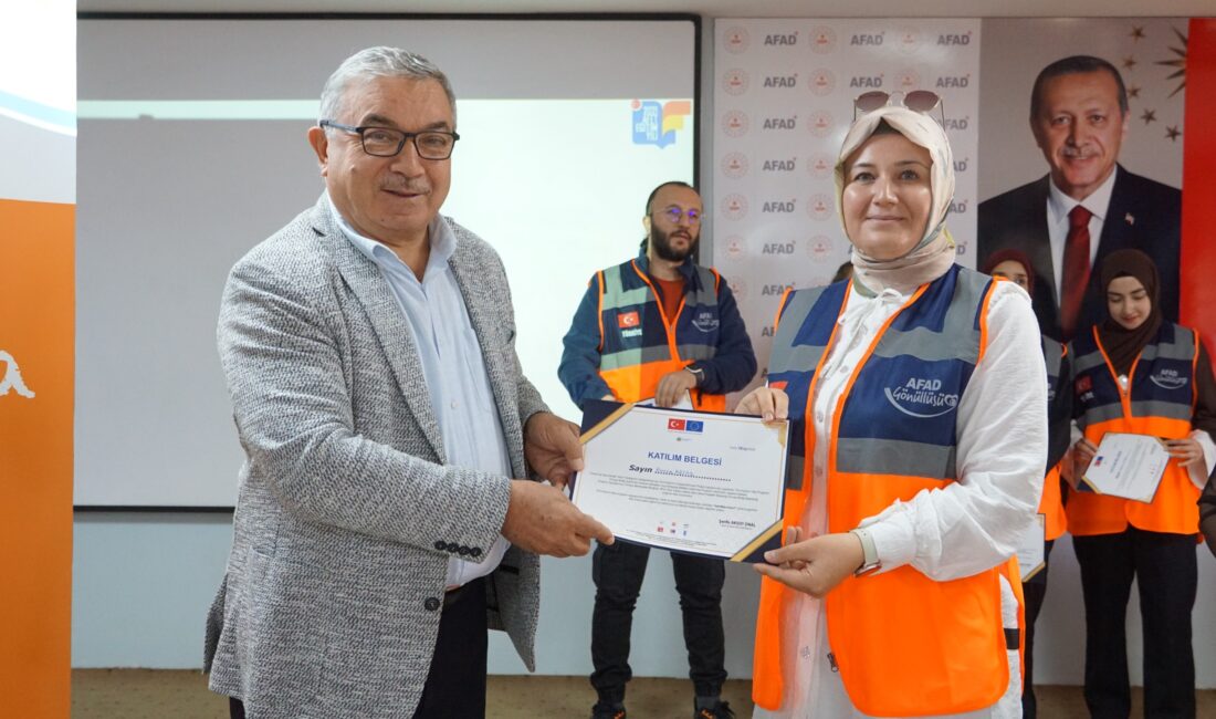 
Afyonkarahisar’ın Şuhut ilçesinde engelli bireyler, "farkıMda mısın?" adlı proje kapsamında