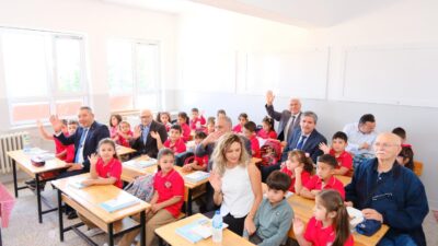 Yeni eğitim ve öğretim yılının başlamasıyla birlikte Dinar Belediye Başkanı