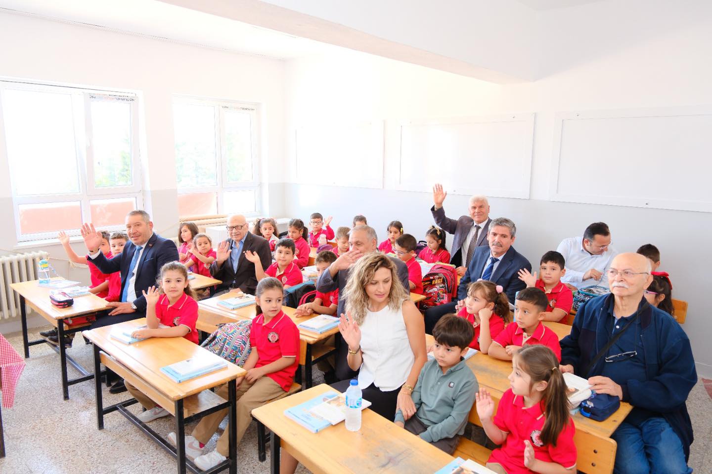 Yeni eğitim ve öğretim yılının başlamasıyla birlikte Dinar Belediye Başkanı