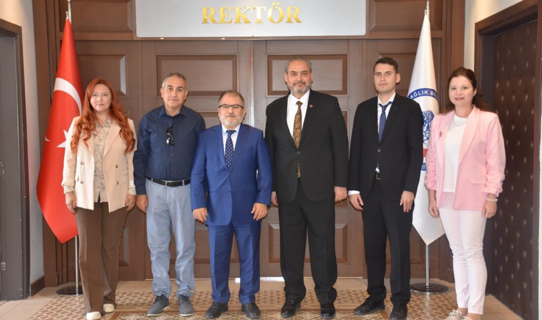 Afyonkarahisar Sağlık Bilimleri Üniversitesi (AFSÜ) Rektörü Prof. Dr. Adem Aslan,