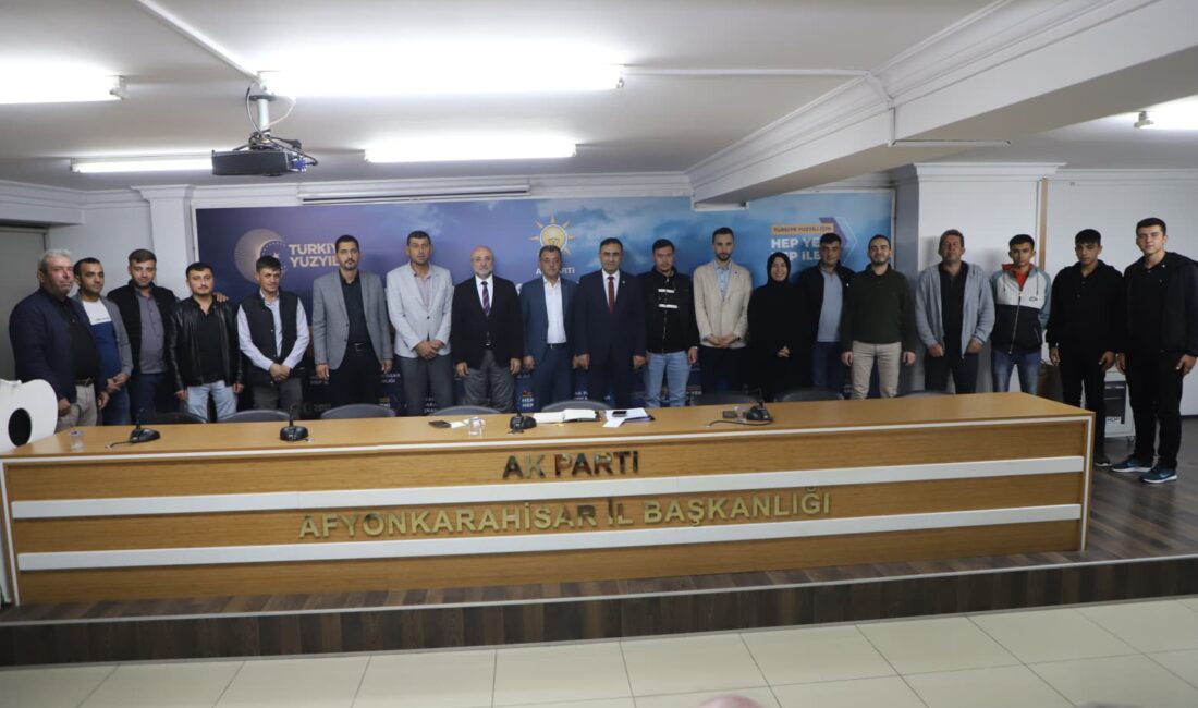 AK Parti’ye katıldı
Afyonkarahisar’ın Salar beldesinde İYİ Parti ve Yeniden Refah