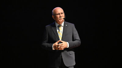 Uşak Üniversitesi Rektörü Prof. Dr. Ekrem Savaş, üniversiteye yeni kayıt