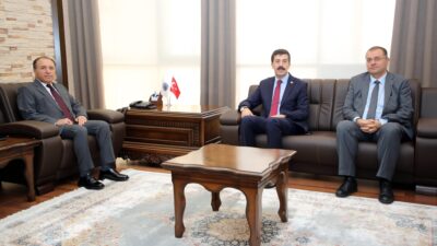 
Kütahya’da bulunan üniversitelerin rektörleri Afyon Kocatepe Üniversitesi Rektörü Prof. Dr.