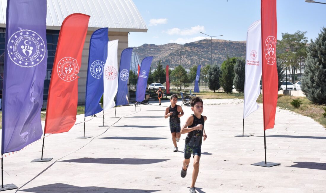 Triatlon’da 4. Bölge 3. Final Etabı Triatlon Yarışları, Afyonkarahisar Yarı