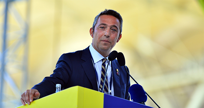 Fenerbahçe Başkanı Ali Koç, futbol A takımıyla ilgili, "Takımımızı şampiyon