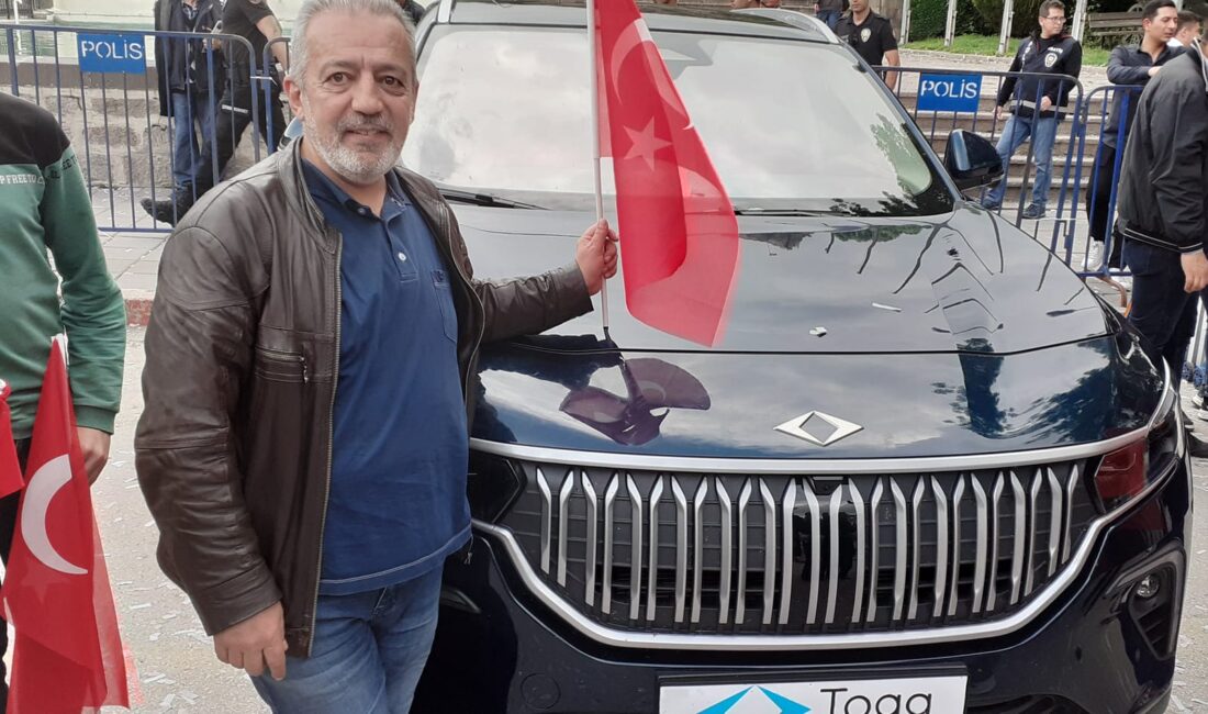 Afyon Kocatepe Üniversitesi öğretim üyelerinden Doç. Dr. Recai Türkmen ve